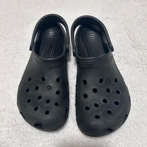 CROCS Men's Black Classic Slip-On Clogs